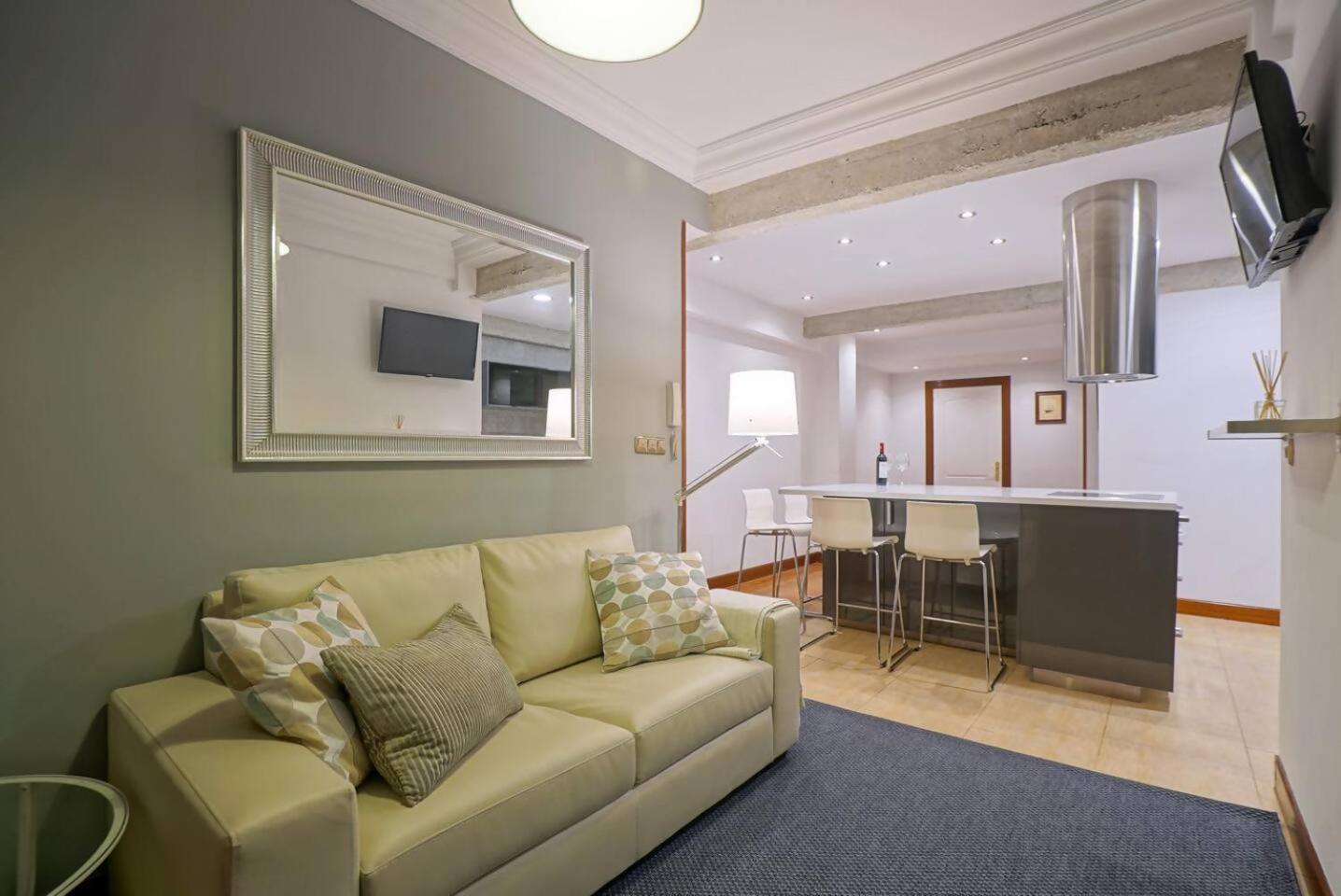 Amplio Apartamento En Gros Con Parking Privado ซานเซบาสเตียน ภายนอก รูปภาพ