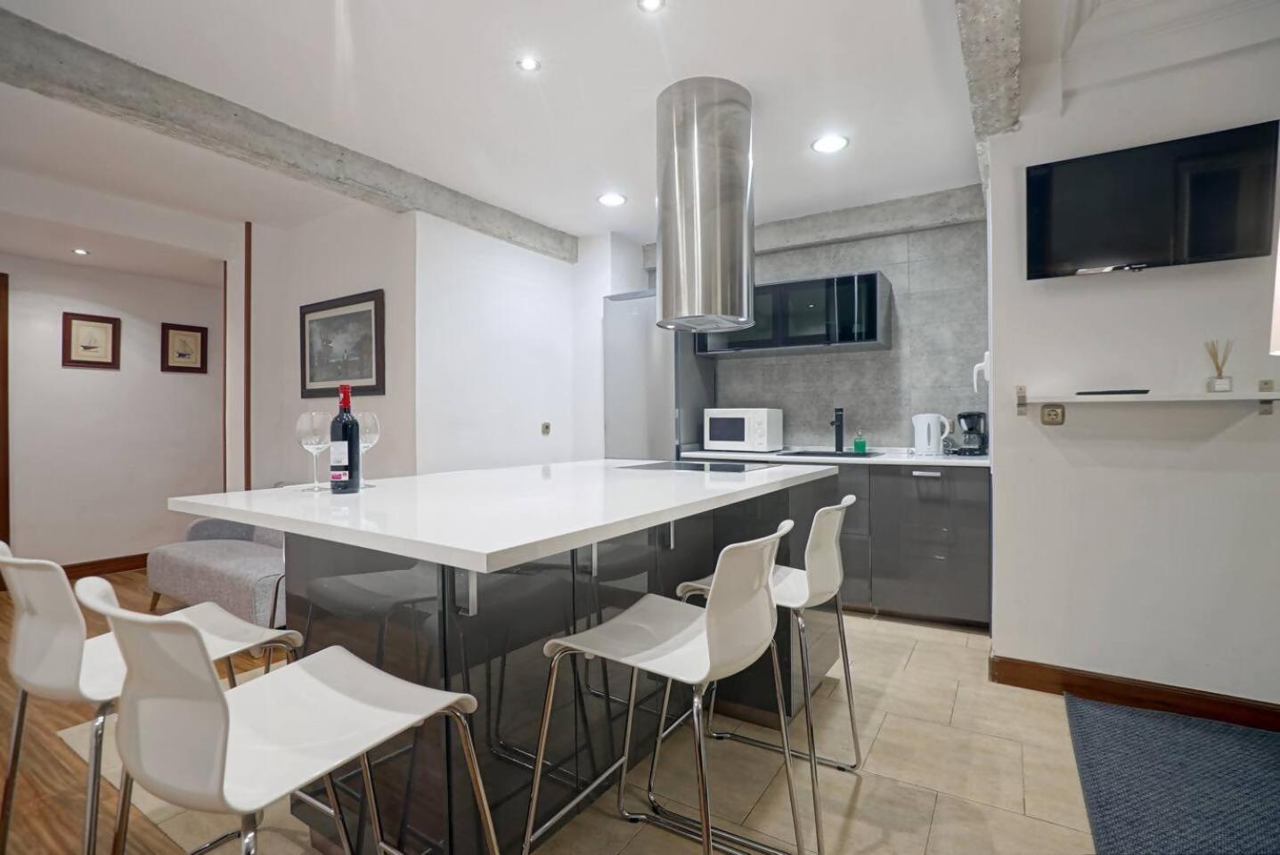 Amplio Apartamento En Gros Con Parking Privado ซานเซบาสเตียน ภายนอก รูปภาพ