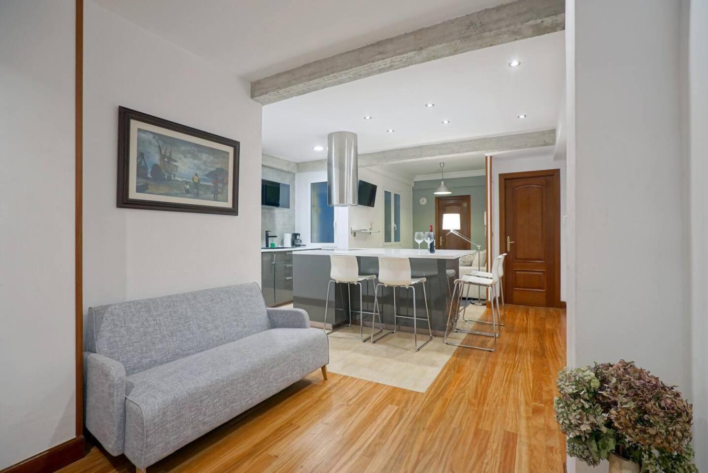 Amplio Apartamento En Gros Con Parking Privado ซานเซบาสเตียน ภายนอก รูปภาพ
